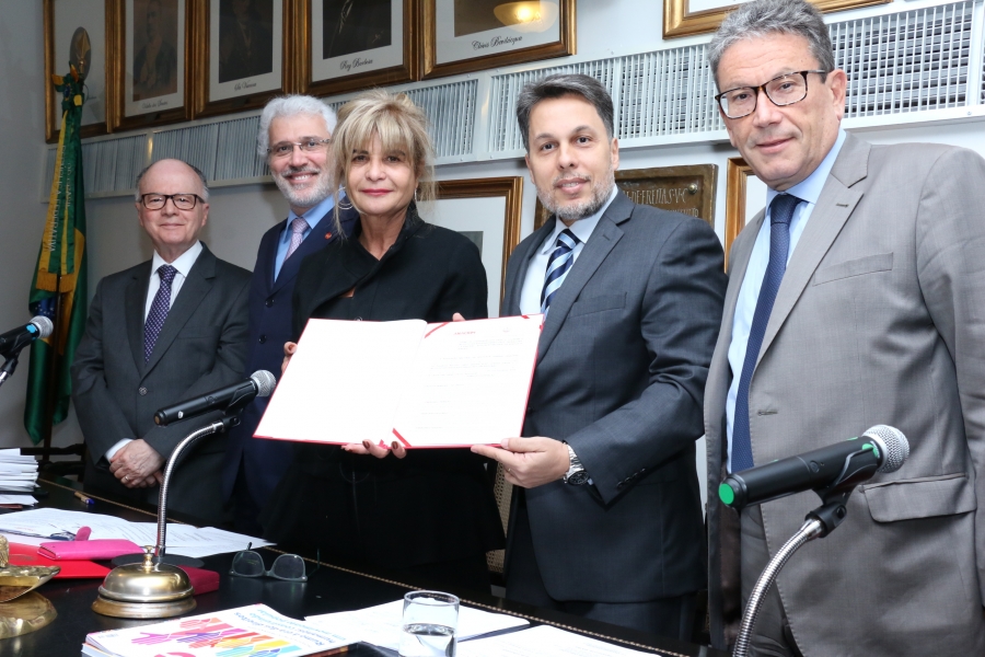 Da esq. para a dir., Paulo Medina, Carlos Eduardo Machado, Rita Cortez, James Walker Júnior e Antônio Laért Vieira Junior